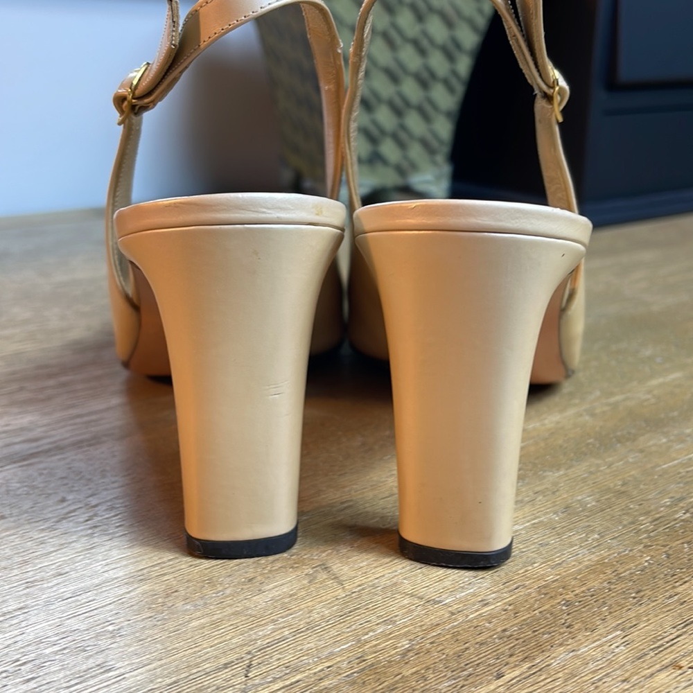 ST. JOHN SLINGBACK HEELS - Picture 6 of 10